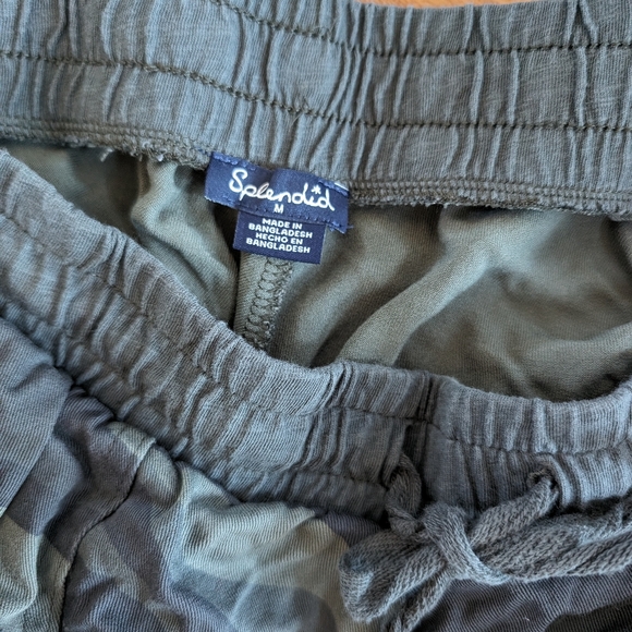 Splendid lakeside jogger in camo size M - Picture 4 of 5